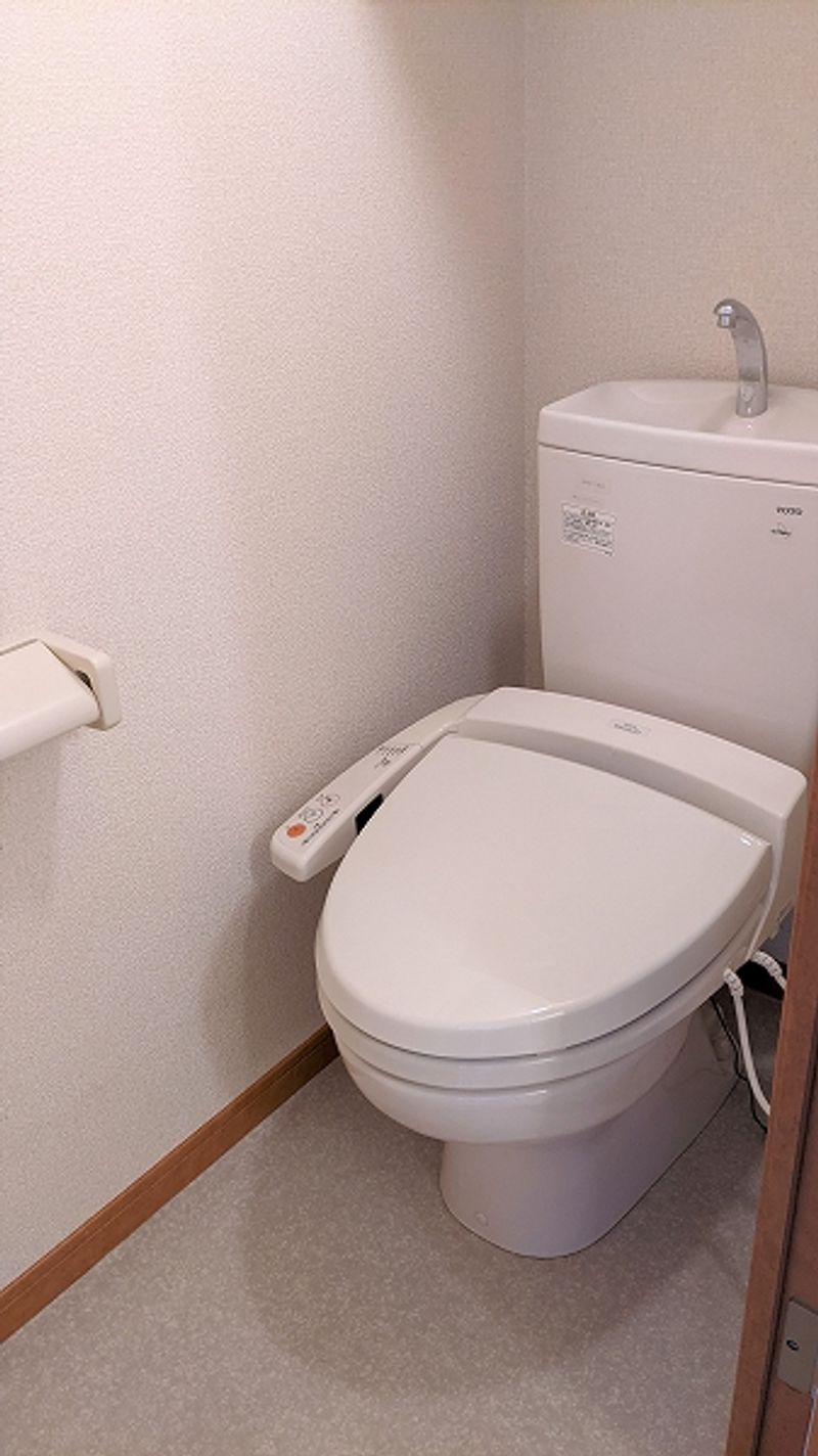 レオパレスレオーノ古府中 トイレ