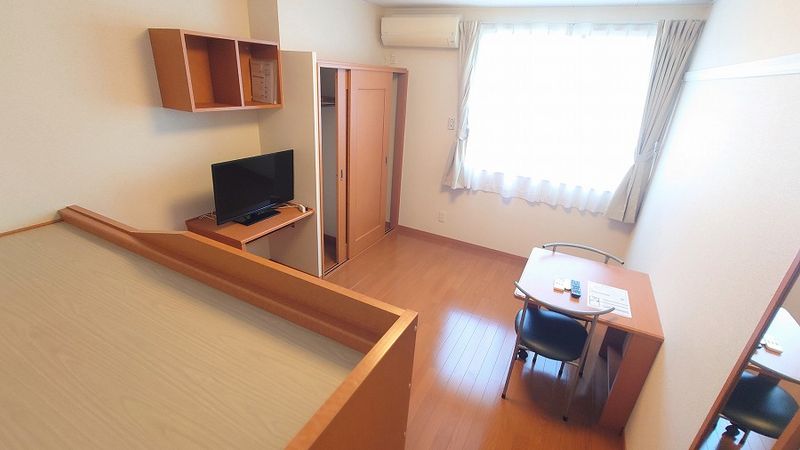 レオパレスエムケイ　３７ 居間