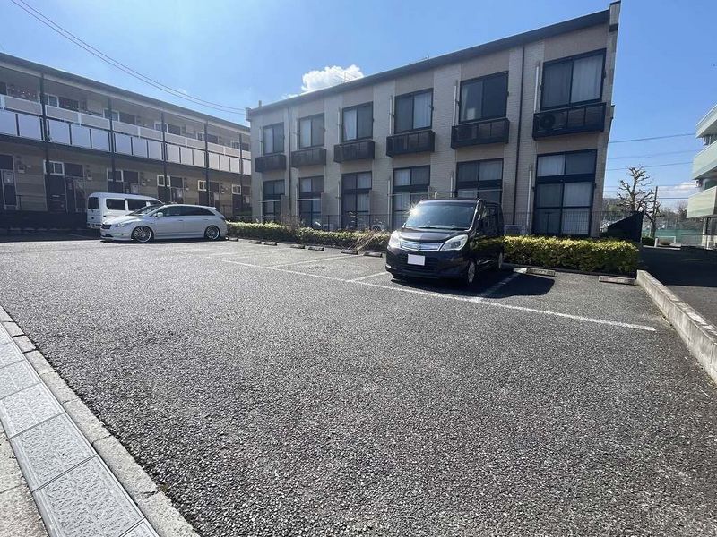 レオパレス風の丘 駐車場