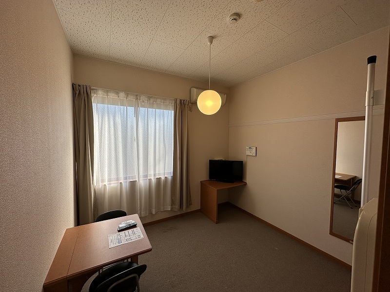 レオパレスエミライズ 居間