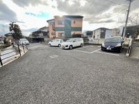 レオパレスフリーデン 駐車場