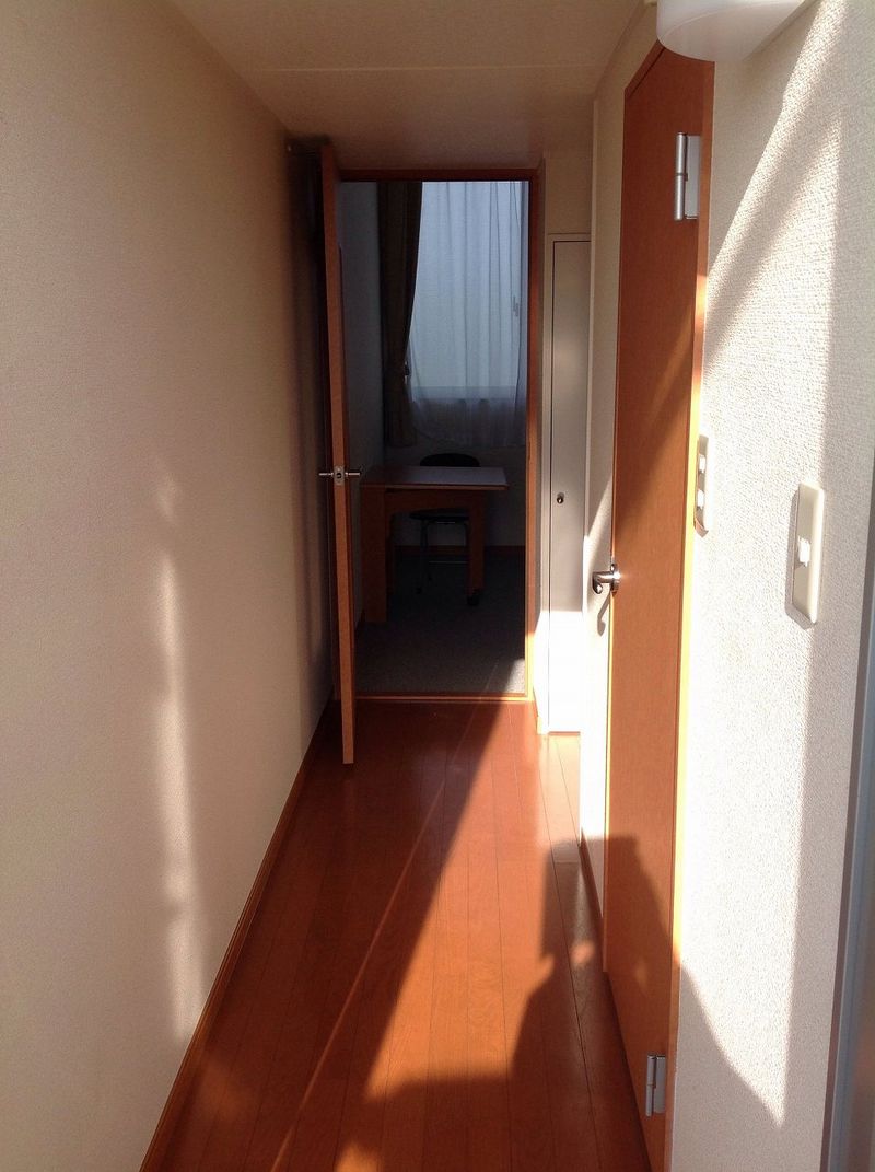 レオパレス海援隊 玄関