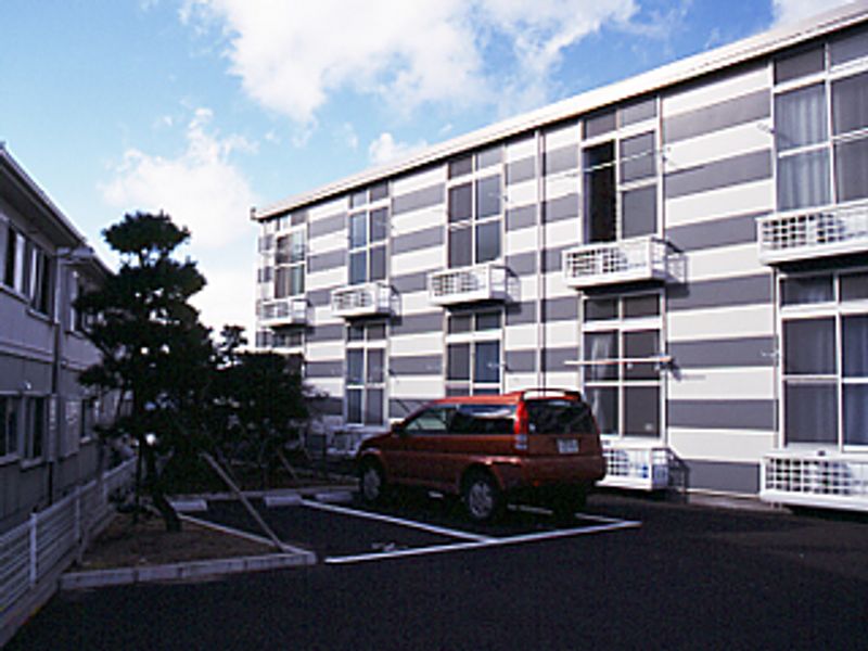レオパレス泉壱番館 駐車場