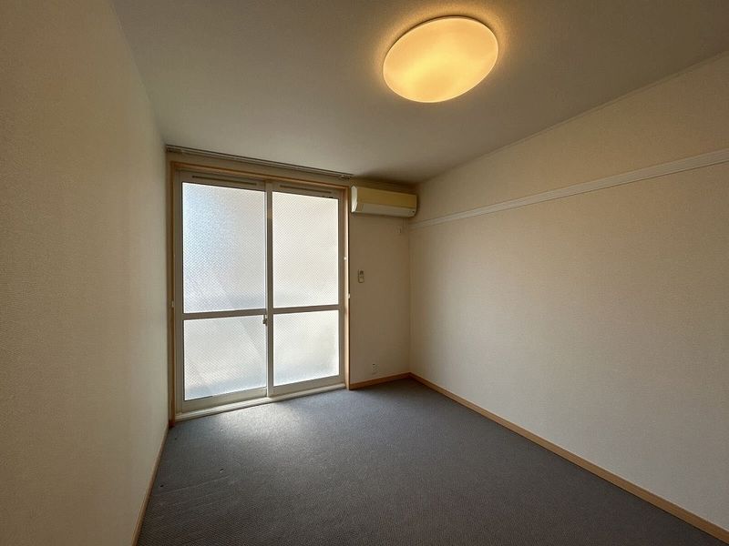 レオパレスアビタンティ 居間