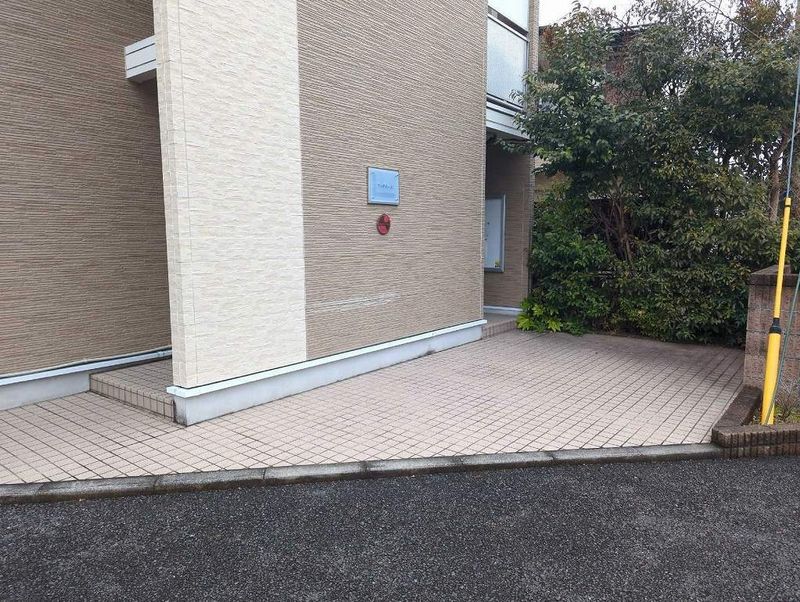 レオパレスアルタイルⅡ エントランス
