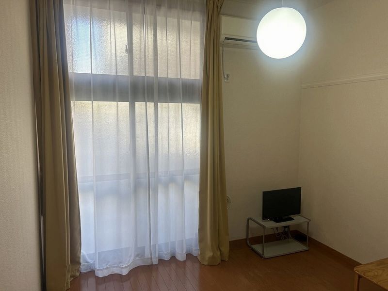 レオパレスラポールⅠ 居間