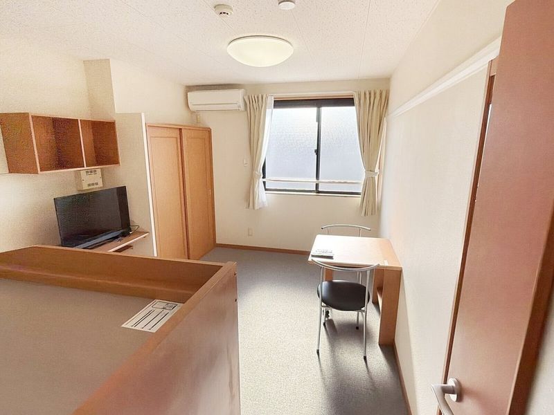 レオパレス瀬戸内 居間