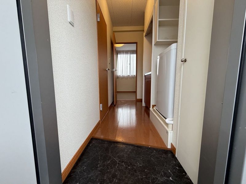 レオパレスかもめＢＯＡＴ 玄関