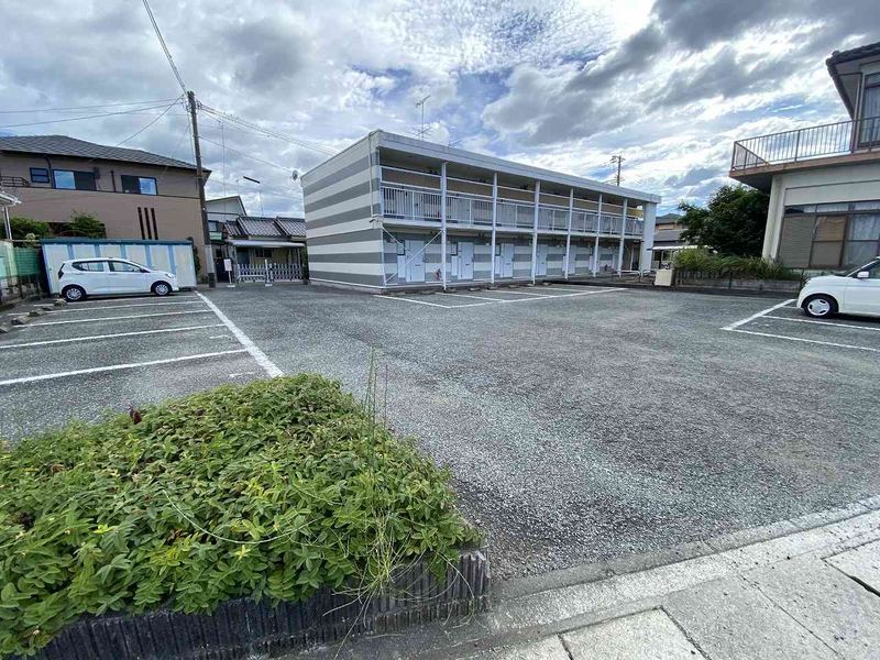 レオパレス迎町 駐車場