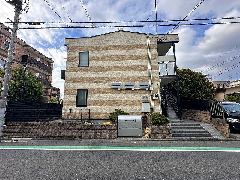 レオパレスウィステリア平井Ⅲ 外観