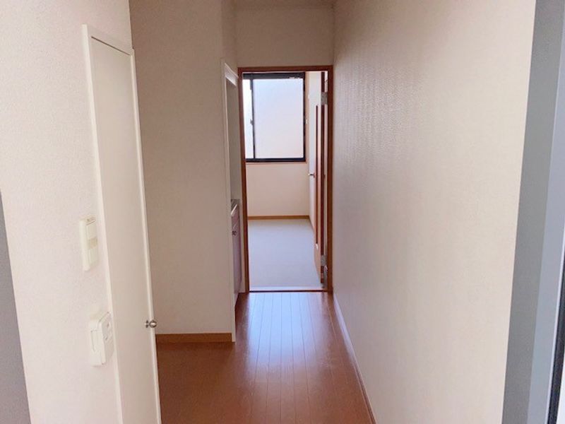 レオパレス西尾久 玄関