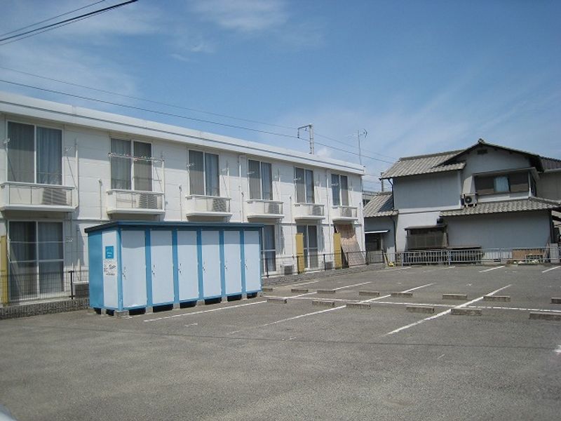 レオパレス太子 駐車場