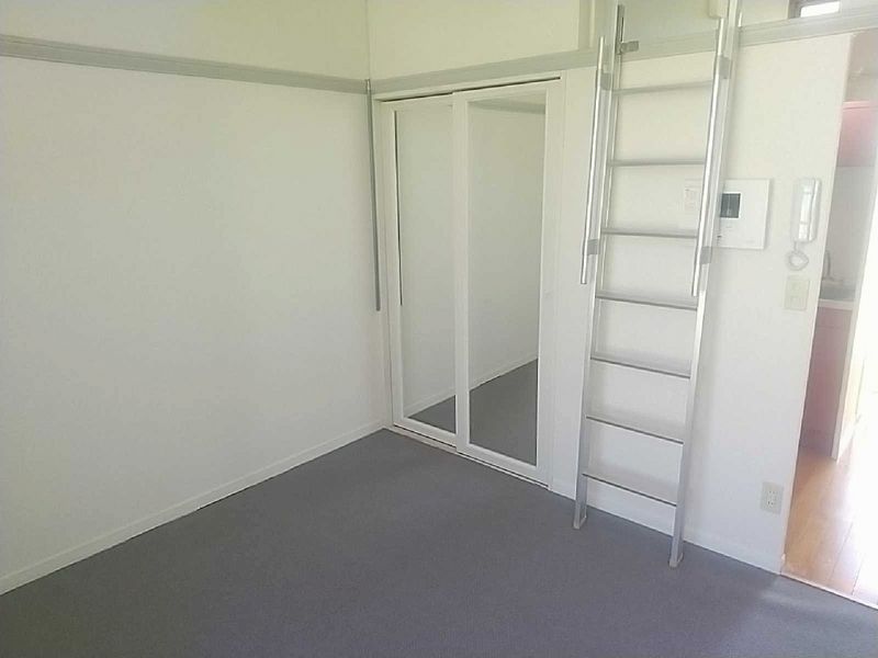 レオパレス上砂 居間