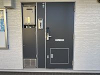 レオパレスルミエールＫＯＧＡ 玄関