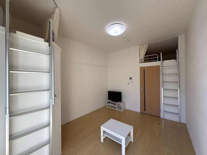 レオネクストコラッジョ 居間