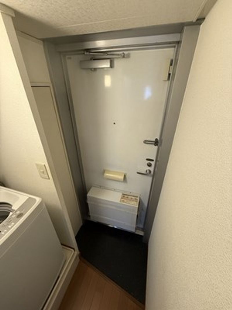 レオパレスベンデュール 玄関