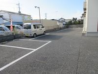レオネクストサニーハウス前原 駐車場