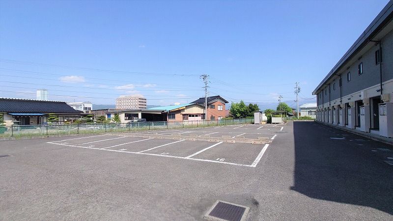 レオパレスＦＵＪＩＴＡＹＡ 駐車場