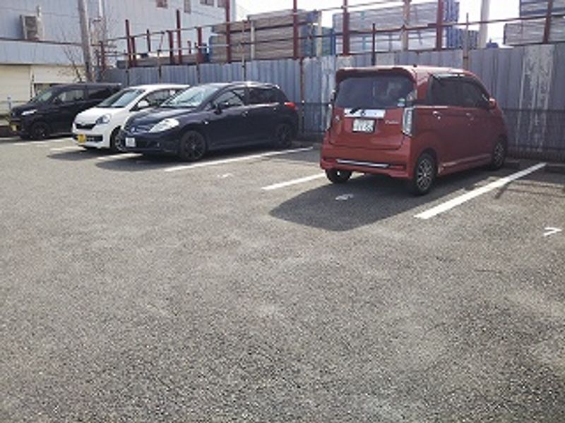 レオパレスメゾンエール 駐車場