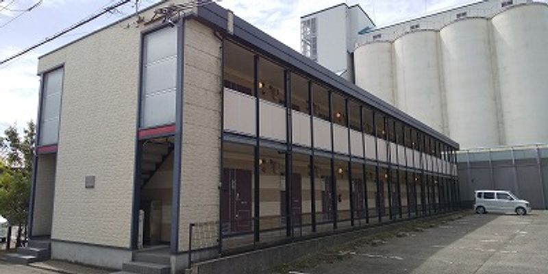 レオパレス小松 外観