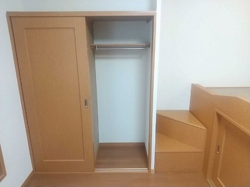 レオパレスサイカチ 収納