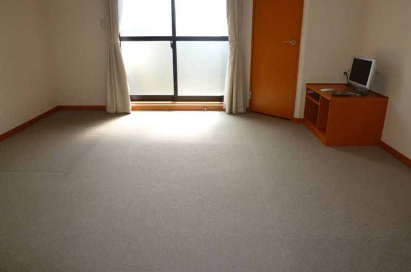 レオパレスグランドテール 居間