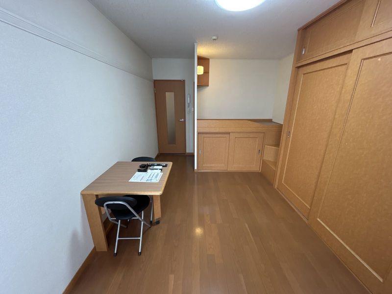 レオパレスコメットＢ 居間