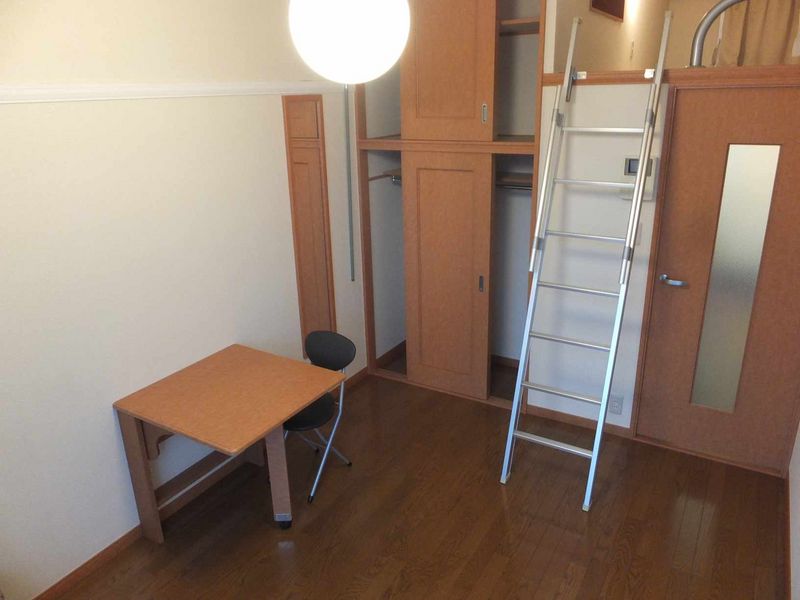 レオパレスヴァーノン 居間