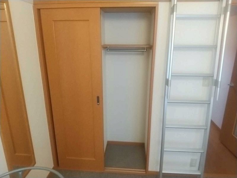 レオパレスメルベーユ 収納