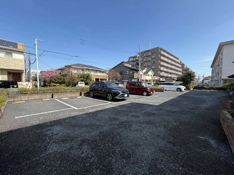 レオパレスアトリオ 駐車場