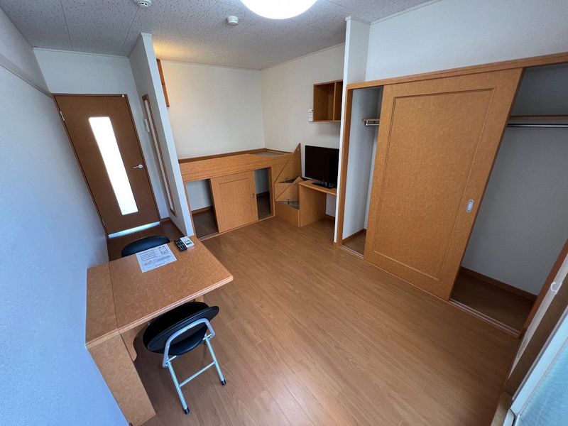 レオパレスかみはら通り 居間