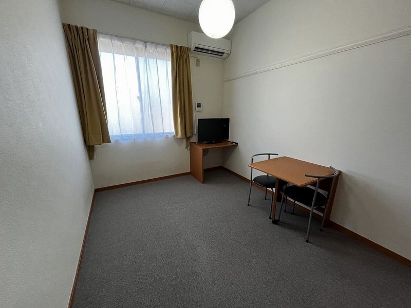 レオパレス緑ヶ丘 居間