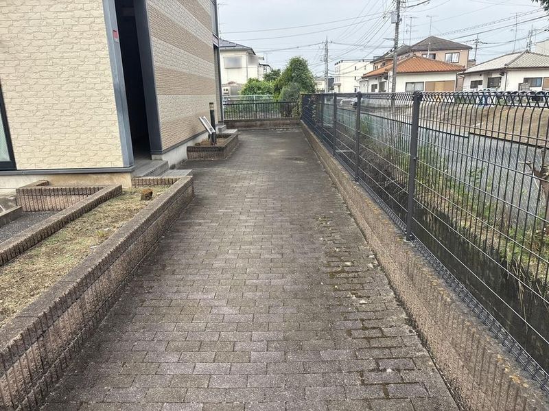 レオパレス和 エントランス