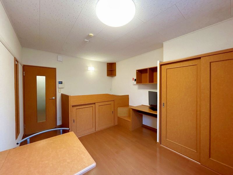レオパレスメイプルコートⅠ号館 居間