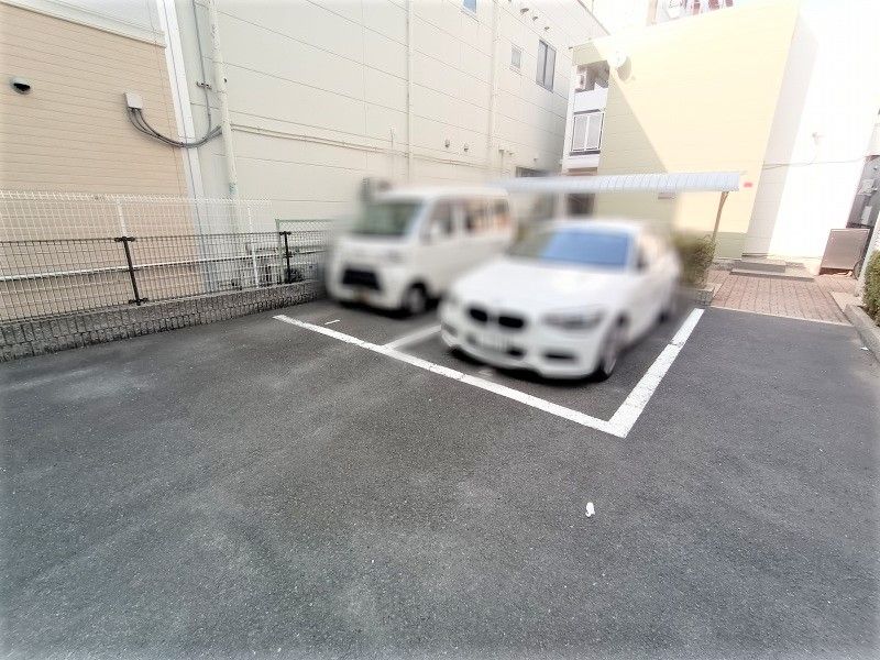 レオパレスインフォレスタ 駐車場