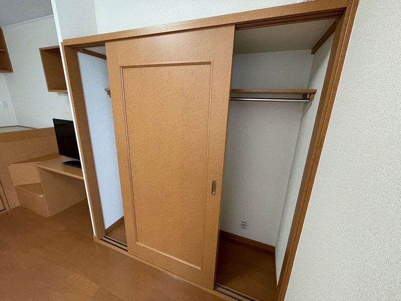 レオパレスセレッソセカンド 収納