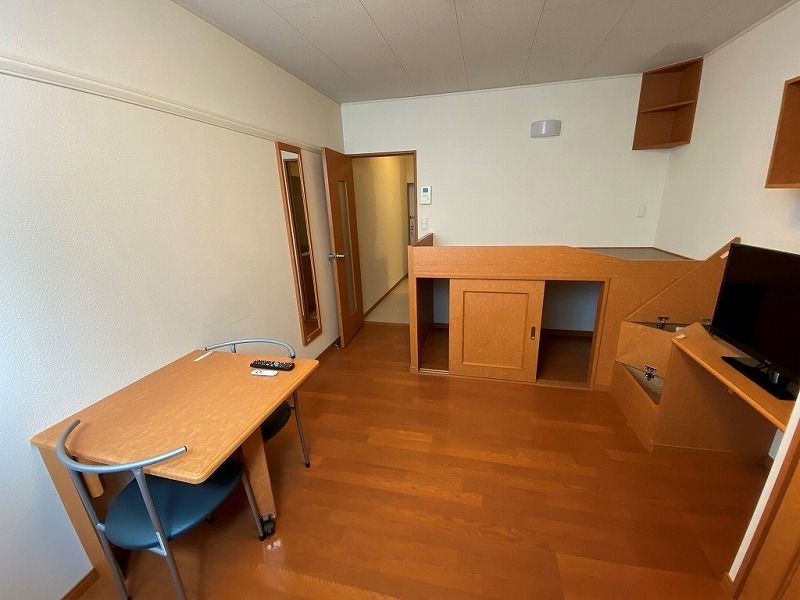 レオパレスルナセレーネ 居間