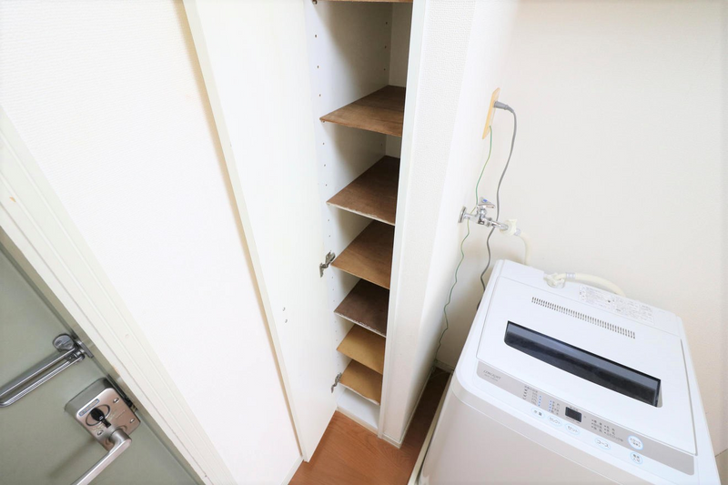 レオパレスナカイ　 玄関