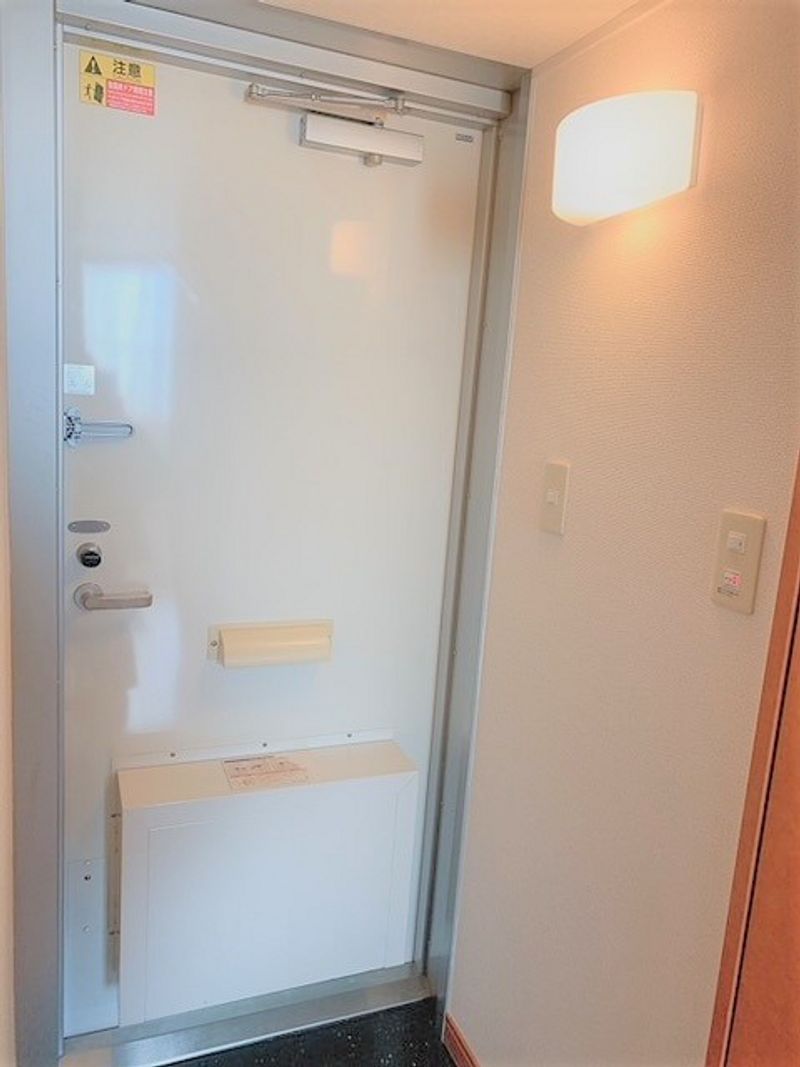 レオパレス水堂 玄関