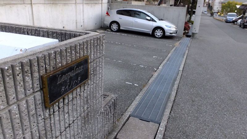レオパレスタイノハタ 駐車場