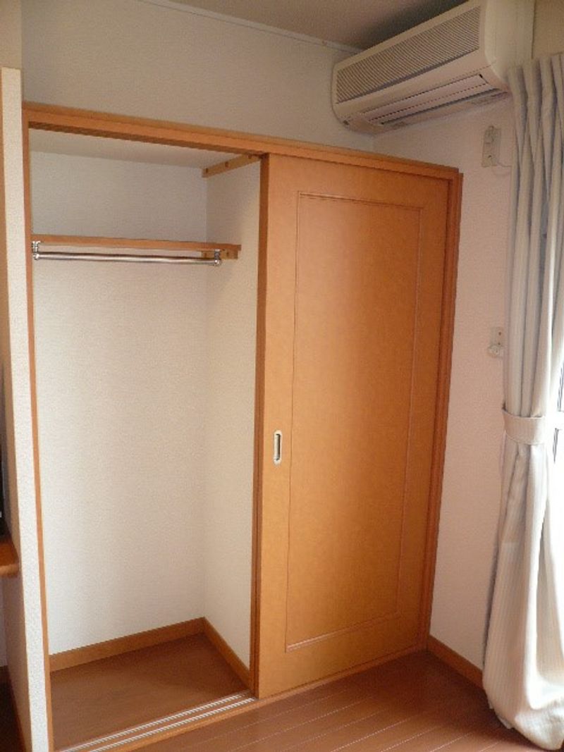 レオパレス金剛寺 収納