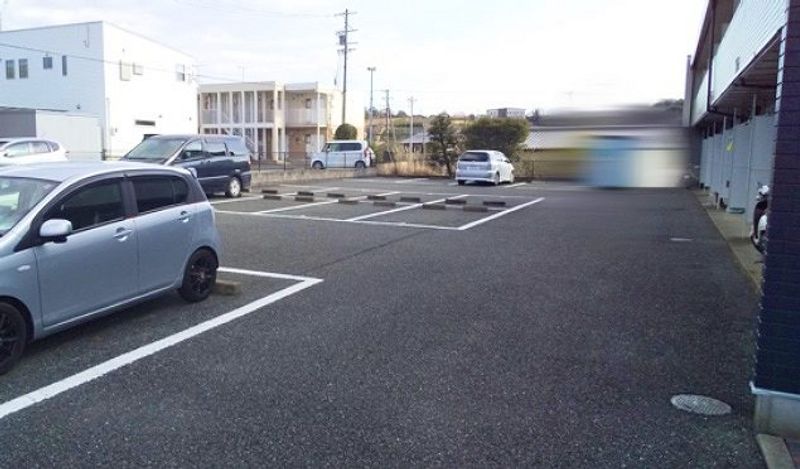 レオパレスサンヒルズ 駐車場