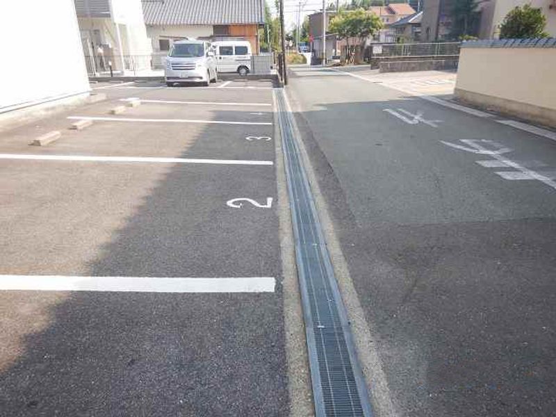 レオパレス櫻 駐車場