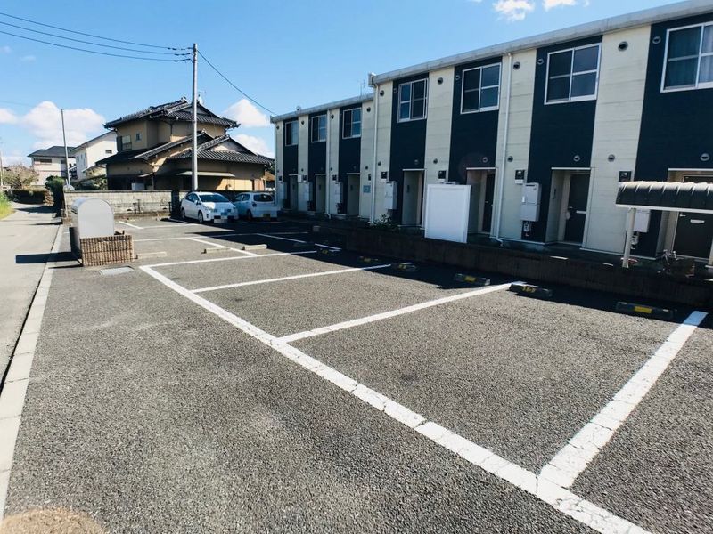 レオネクストＨＯＰＥ　Ⅲ 駐車場