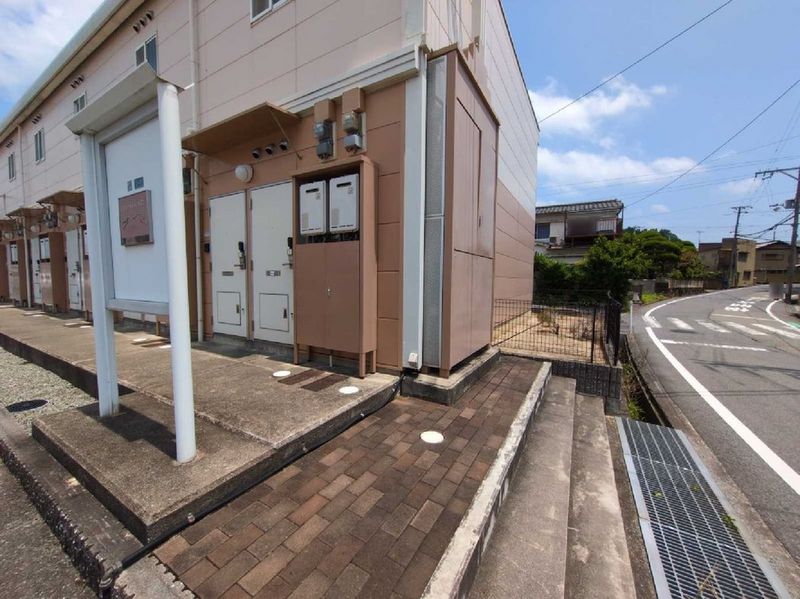 レオパレスＭＡＴＳＵＤＡ エントランス