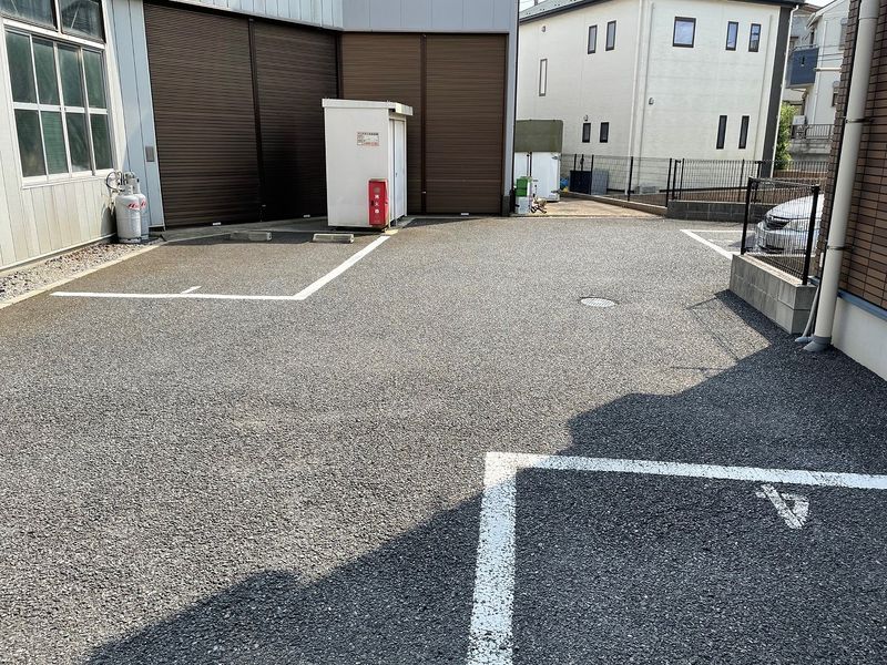 レオパレスウィル 駐車場