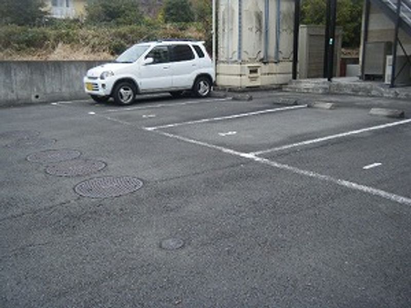 レオパレス東名沼津 駐車場
