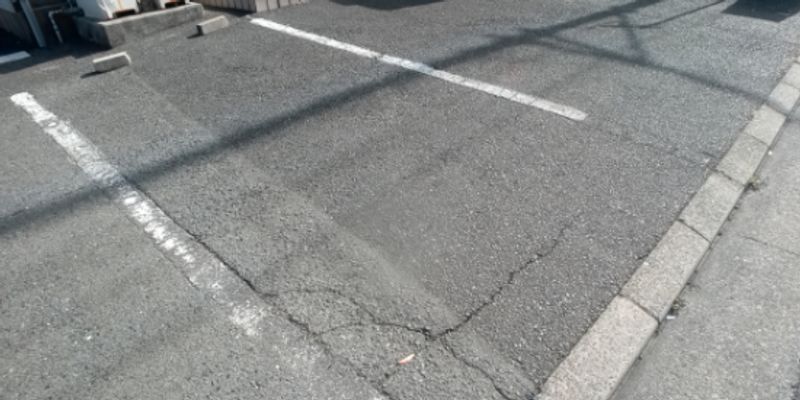 レオパレスフカサカ南 駐車場