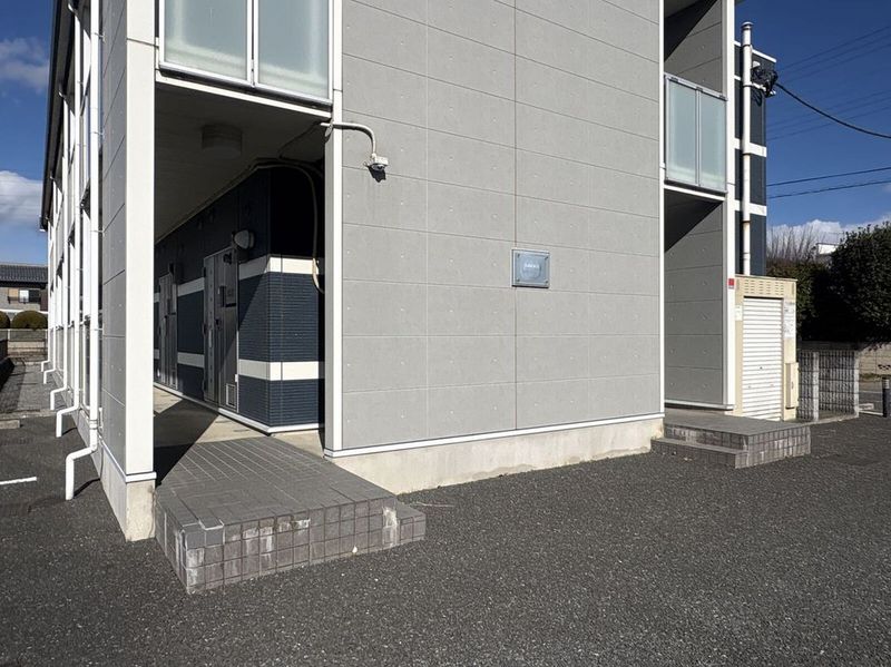 レオネクストホワイトバーチⅡ エントランス