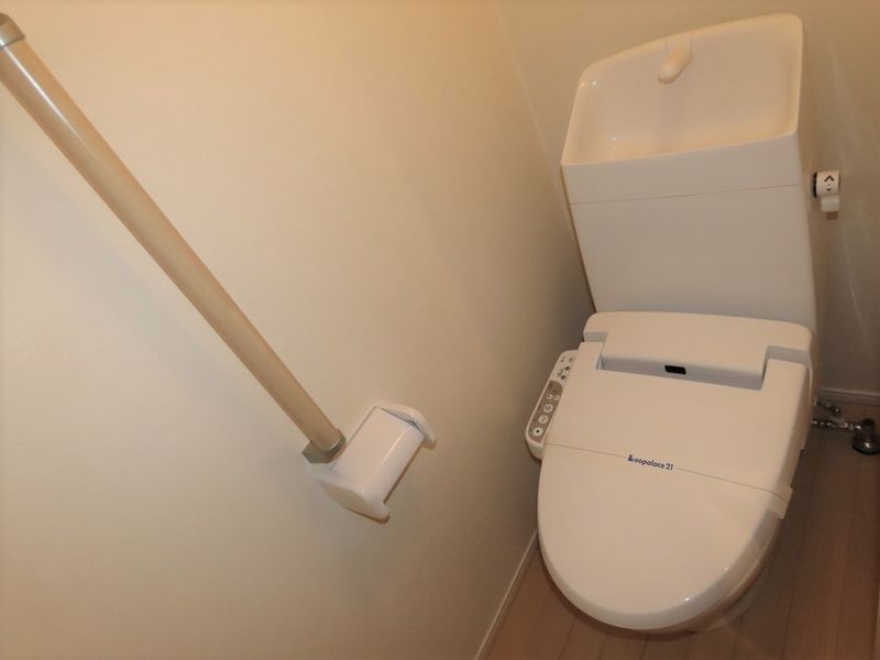 レオパレストゥロイメ トイレ